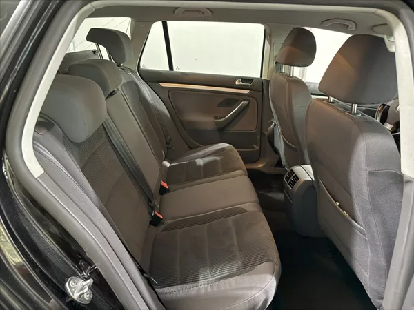 Volkswagen Golf 1,4 TSI VÝHŘEV KLIMA R18 ALU - foto 16