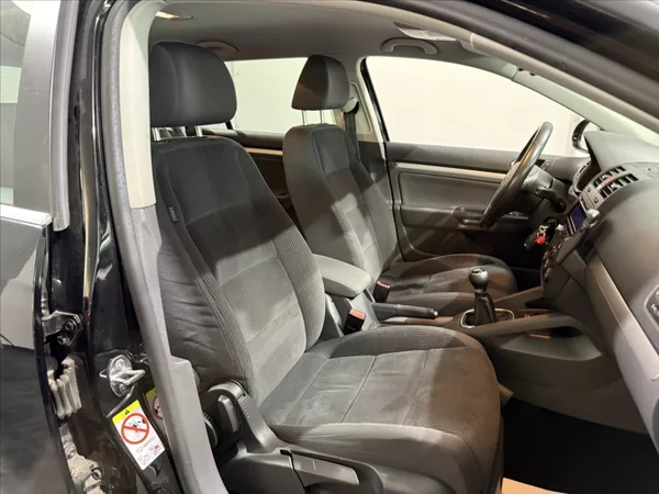 Volkswagen Golf 1,4 TSI VÝHŘEV KLIMA R18 ALU - foto 17