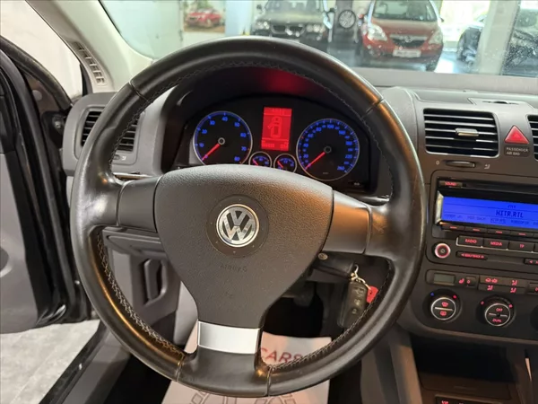 Volkswagen Golf 1,4 TSI VÝHŘEV KLIMA R18 ALU - foto 8