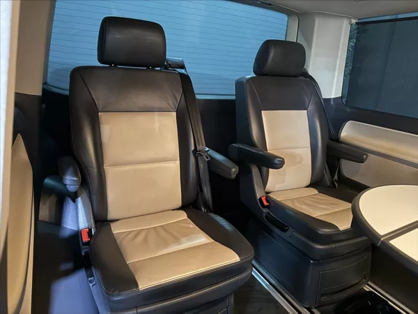 Volkswagen Multivan 2,0 TDI DSG 4M INDIVIDUAL - foto 23