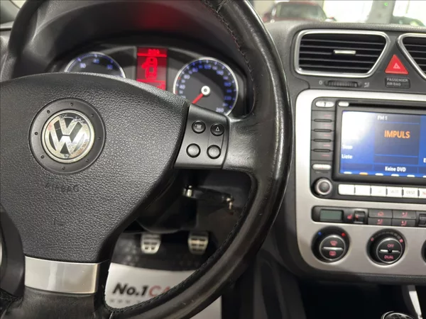Volkswagen EOS 2,0 FSI ČERVENÁ KŮŽE BI-XEN - foto 10