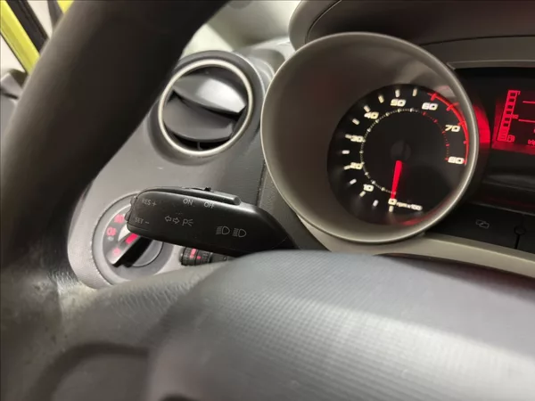 Seat Ibiza 1,4 i KLIMATIZACE PO STK - foto 10