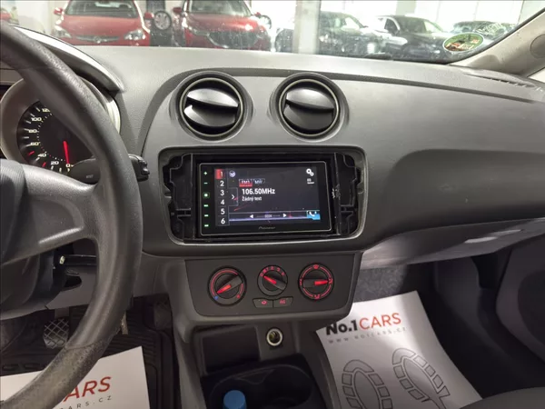 Seat Ibiza 1,4 i KLIMATIZACE PO STK - foto 11
