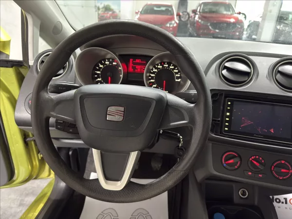 Seat Ibiza 1,4 i KLIMATIZACE PO STK - foto 8