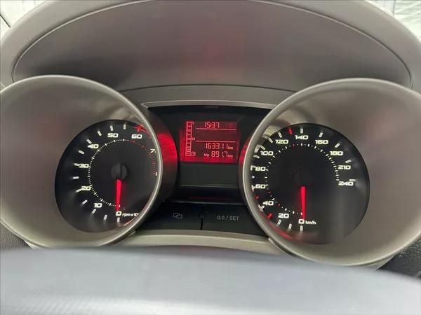 Seat Ibiza 1,4 i KLIMATIZACE PO STK - foto 9