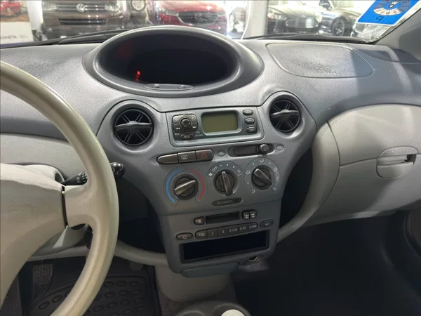 Toyota Yaris 1,0 VVT-i SLUŠNÝ STAV STK - foto 7