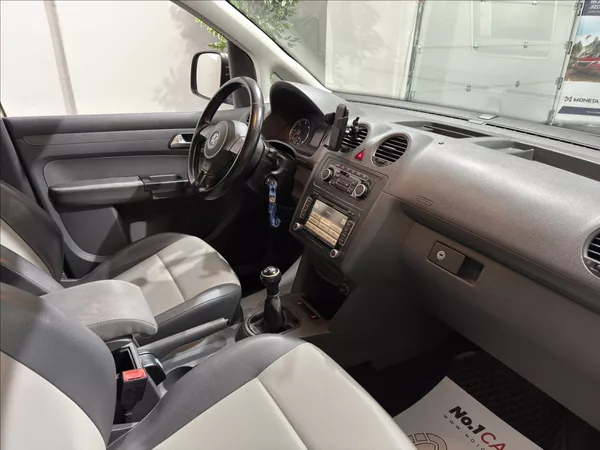 Volkswagen Caddy 1,6 TDI MAXI 7 MÍST SERVIS - foto 12