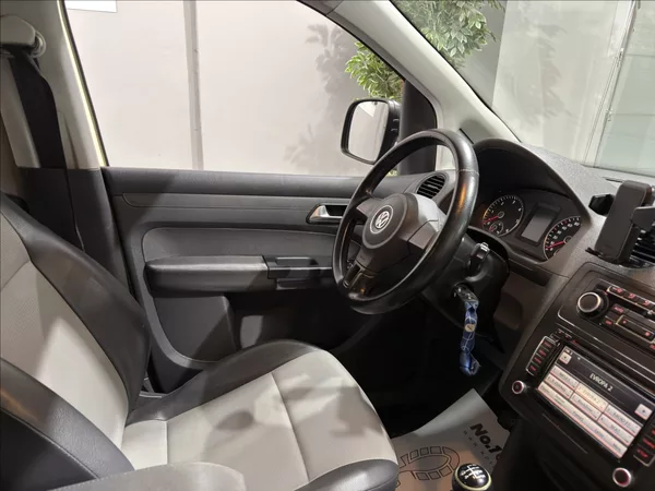 Volkswagen Caddy 1,6 TDI MAXI 7 MÍST SERVIS - foto 13