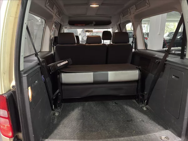 Volkswagen Caddy 1,6 TDI MAXI 7 MÍST SERVIS - foto 16