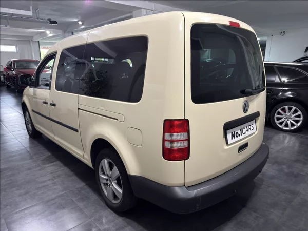 Volkswagen Caddy 1,6 TDI MAXI 7 MÍST SERVIS - foto 4