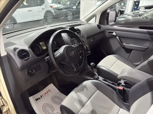 Volkswagen Caddy 1,6 TDI MAXI 7 MÍST SERVIS - foto 6