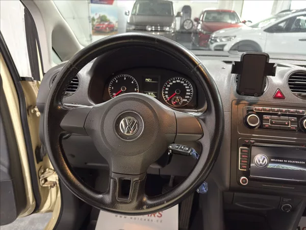 Volkswagen Caddy 1,6 TDI MAXI 7 MÍST SERVIS - foto 7