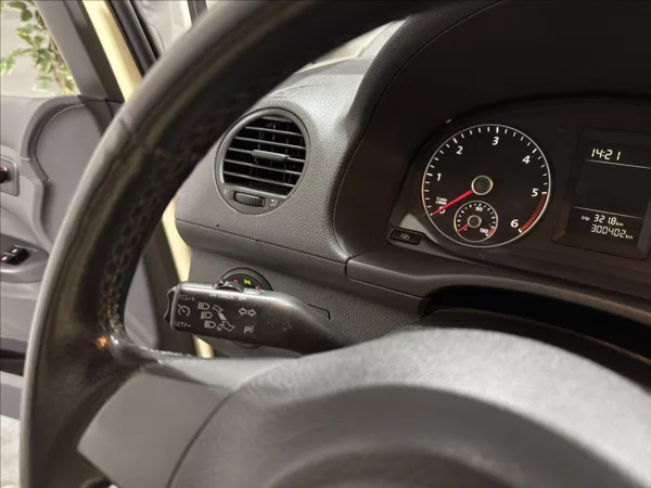 Volkswagen Caddy 1,6 TDI MAXI 7 MÍST SERVIS - foto 9