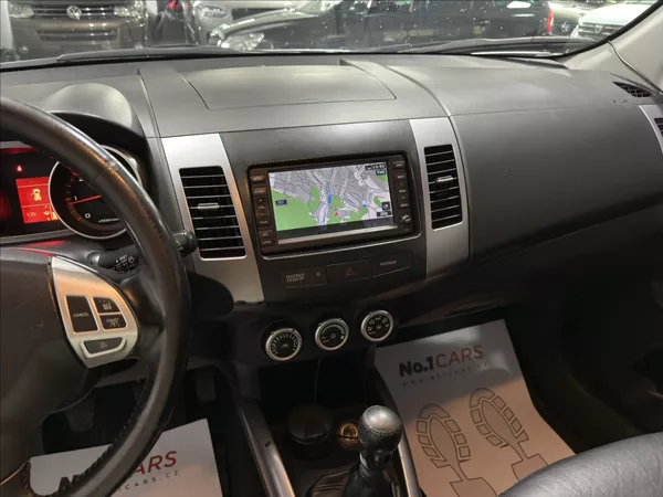 Citroën C-Crosser 2,2 HDI AWD EXCLUSIVE XENON - foto 11