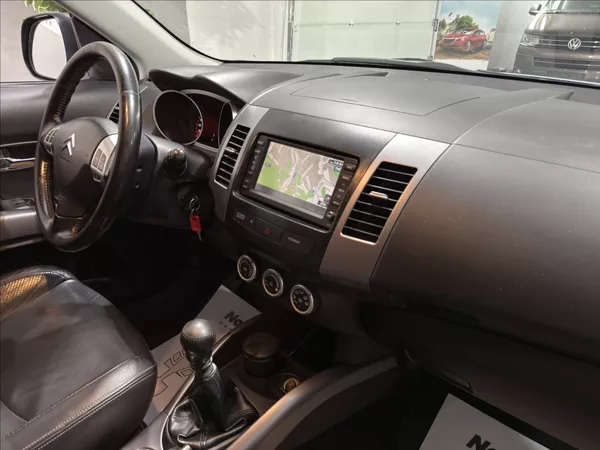 Citroën C-Crosser 2,2 HDI AWD EXCLUSIVE XENON - foto 16