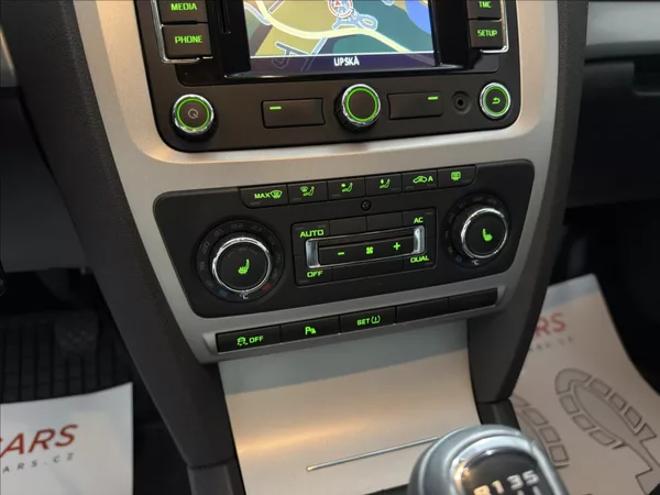Škoda Octavia 1,4 TSI 90KW XENON ELEGENACE - foto 16