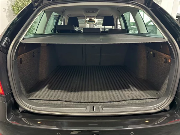 Škoda Octavia 1,4 TSI 90KW XENON ELEGENACE - foto 24