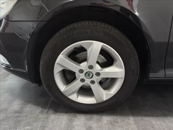 Škoda Octavia 1,4 TSI 90KW XENON ELEGENACE - foto 27