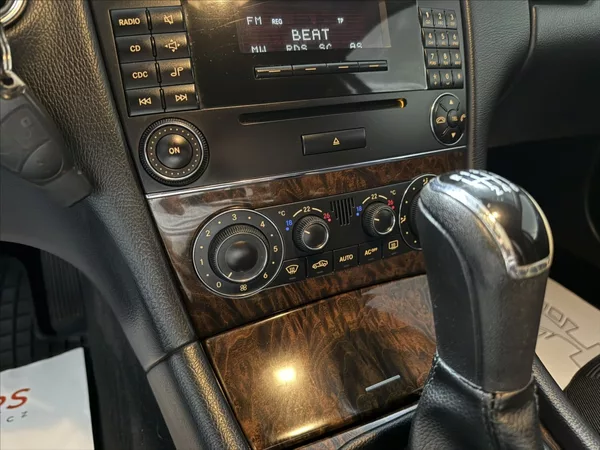Mercedes-Benz Třídy C 1,8 200 KOMPRESOR STK 10/28 - foto 12