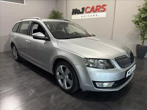 Škoda Octavia 1,6 TDI KEY-LESS TAŽNÉ ČR - foto 2