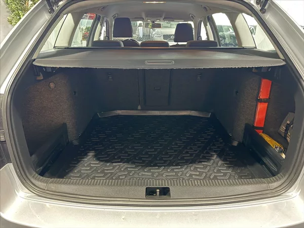 Škoda Octavia 1,6 TDI KEY-LESS TAŽNÉ ČR - foto 24