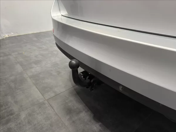 Škoda Octavia 1,6 TDI KEY-LESS TAŽNÉ ČR - foto 26