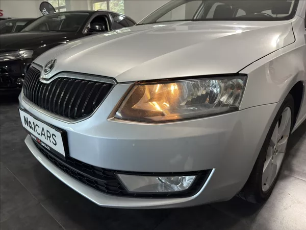 Škoda Octavia 1,6 TDI KEY-LESS TAŽNÉ ČR - foto 28