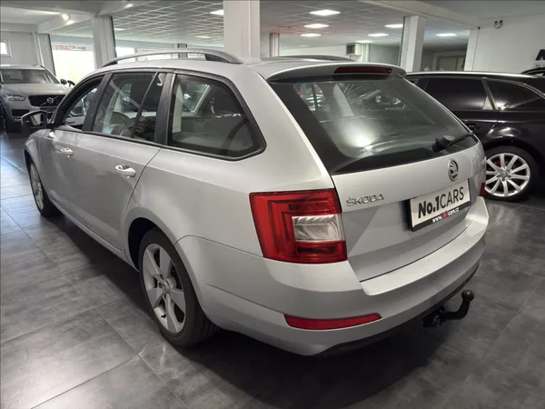 Škoda Octavia 1,6 TDI KEY-LESS TAŽNÉ ČR - foto 4