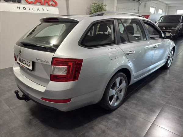 Škoda Octavia 1,6 TDI KEY-LESS TAŽNÉ ČR - foto 5