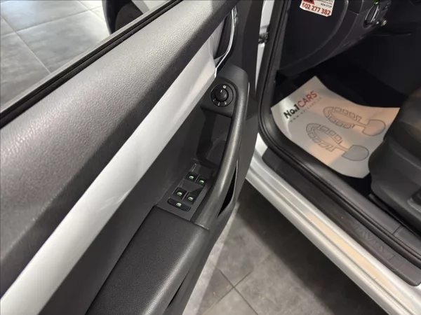 Škoda Octavia 1,6 TDI KEY-LESS TAŽNÉ ČR - foto 7