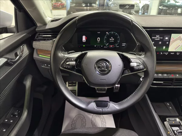 Škoda Octavia 2,0 TDI SCOUT 4X4 110KW HEAD - foto 24