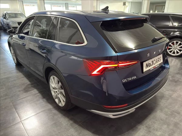 Škoda Octavia 2,0 TDI SCOUT 4X4 110KW HEAD - foto 4