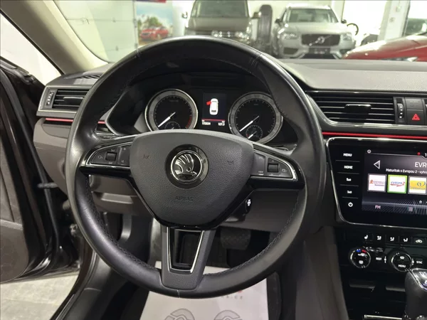 Škoda Superb 2,0 TDI DSG 4X4 140KW L&K - foto 11