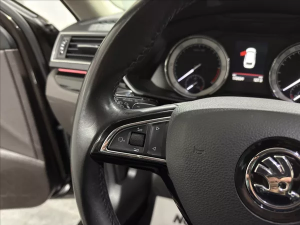 Škoda Superb 2,0 TDI DSG 4X4 140KW L&K - foto 13