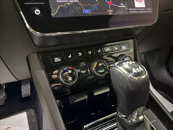 Škoda Superb 2,0 TDI DSG 4X4 140KW L&K - foto 19