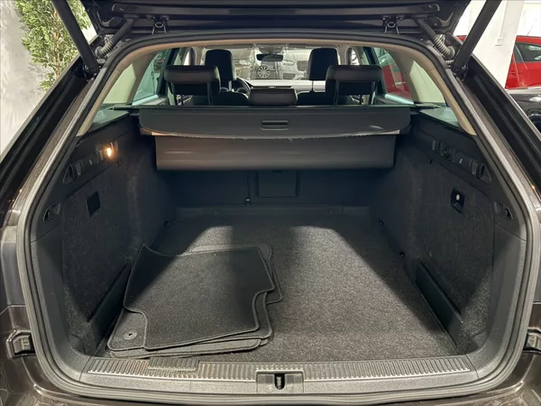 Škoda Superb 2,0 TDI DSG 4X4 140KW L&K - foto 32