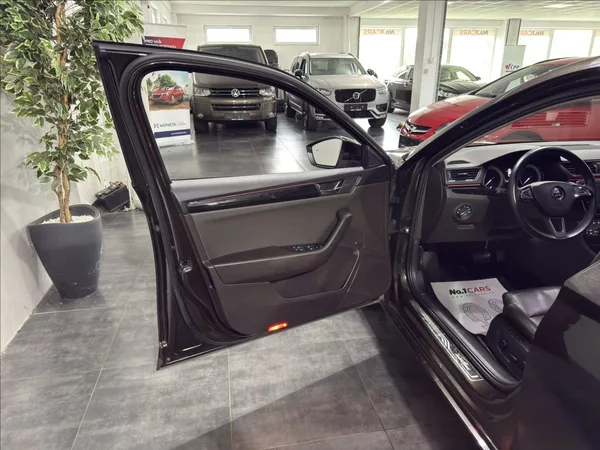 Škoda Superb 2,0 TDI DSG 4X4 140KW L&K - foto 6