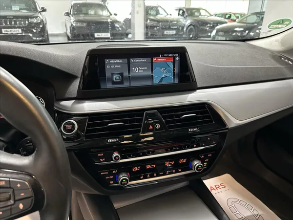 BMW Řada 5 2,0 530E PLUG-IN FULL LED TO - foto 11