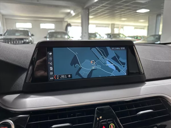 BMW Řada 5 2,0 530E PLUG-IN FULL LED TO - foto 13