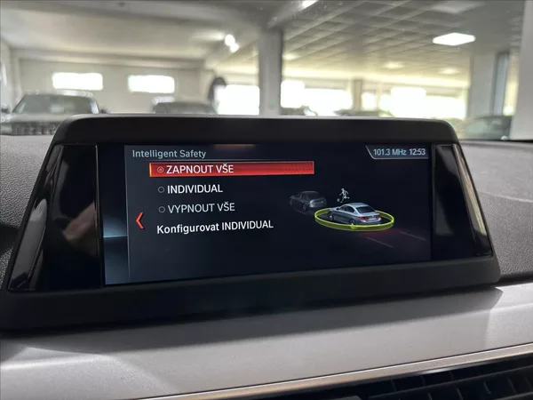BMW Řada 5 2,0 530E PLUG-IN FULL LED TO - foto 14