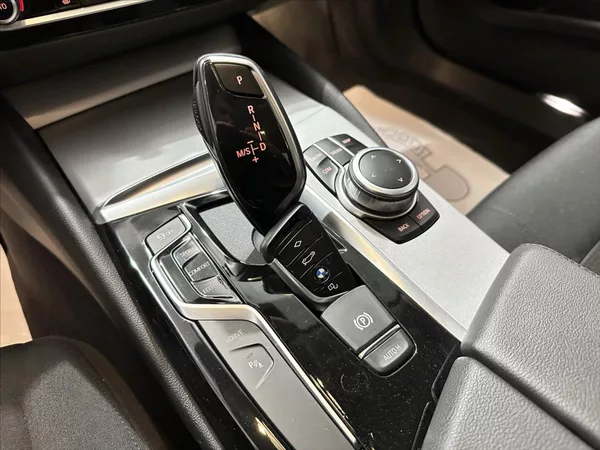BMW Řada 5 2,0 530E PLUG-IN FULL LED TO - foto 16