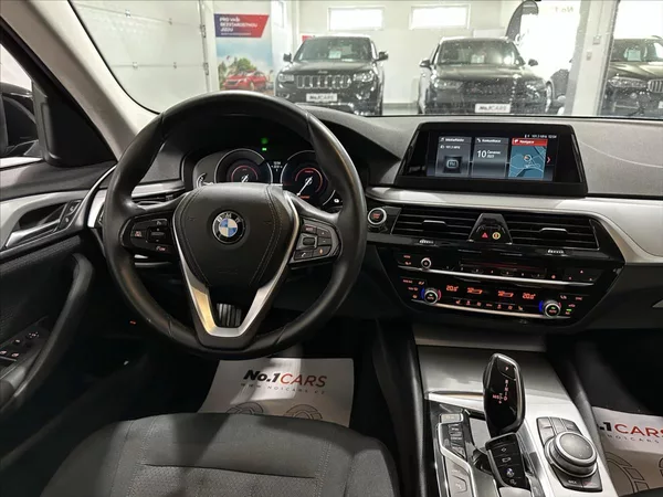 BMW Řada 5 2,0 530E PLUG-IN FULL LED TO - foto 20