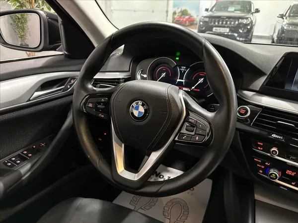 BMW Řada 5 2,0 530E PLUG-IN FULL LED TO - foto 22