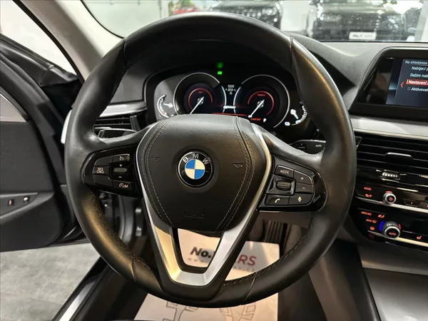 BMW Řada 5 2,0 530E PLUG-IN FULL LED TO - foto 8