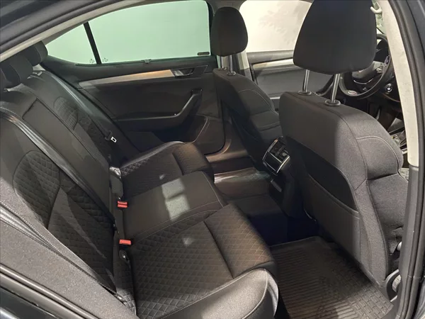 Škoda Superb 1,4 TSI iV DSG LED 1.MAJ ČR - foto 21