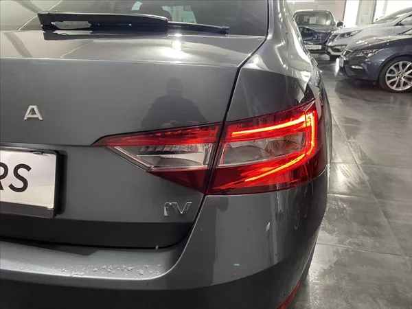 Škoda Superb 1,4 TSI iV DSG LED 1.MAJ ČR - foto 24