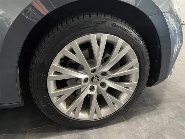 Škoda Superb 1,4 TSI iV DSG LED 1.MAJ ČR - foto 33
