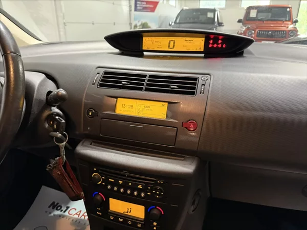 Citroën C4 1,6 16V TEMPOMAT ČIDLA ALU - foto 12