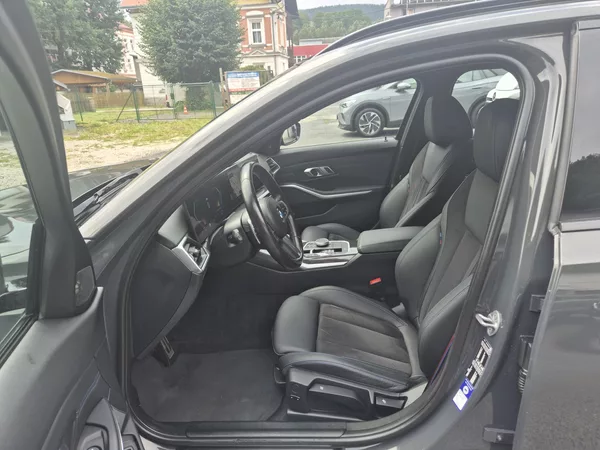 BMW Řada 3 TOURING 330D M SPORT 210kw 19A - foto 11