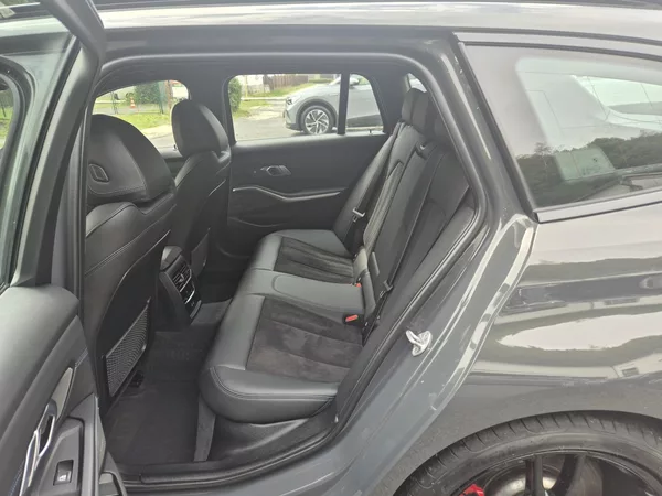 BMW Řada 3 TOURING 330D M SPORT 210kw 19A - foto 12